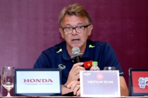 HLV Troussier Trở Lại Dẫn Dắt Đội Huyền Thoại Nhật Bản Sau 1 Năm